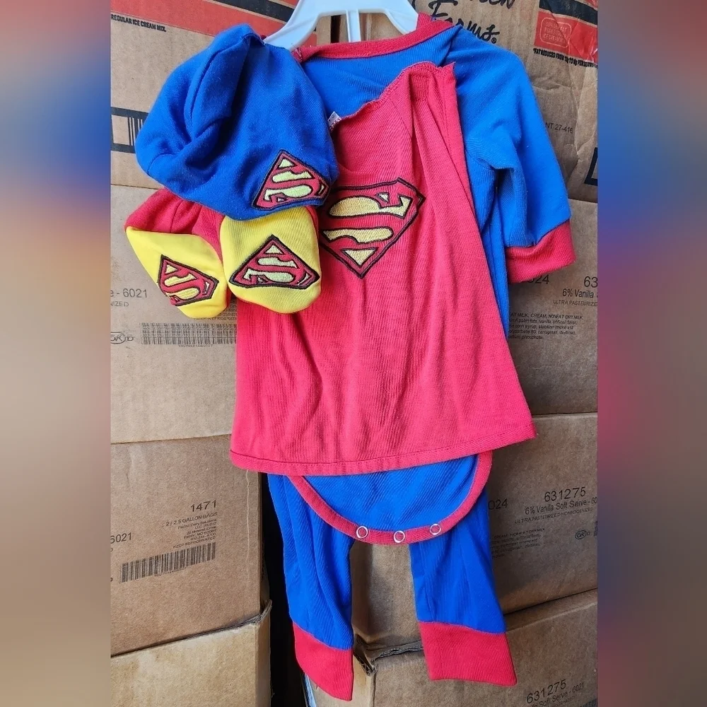 Superman Outfit Infant Size 6-12M Halloween Costume Cosplay Embroidered Logo EUC